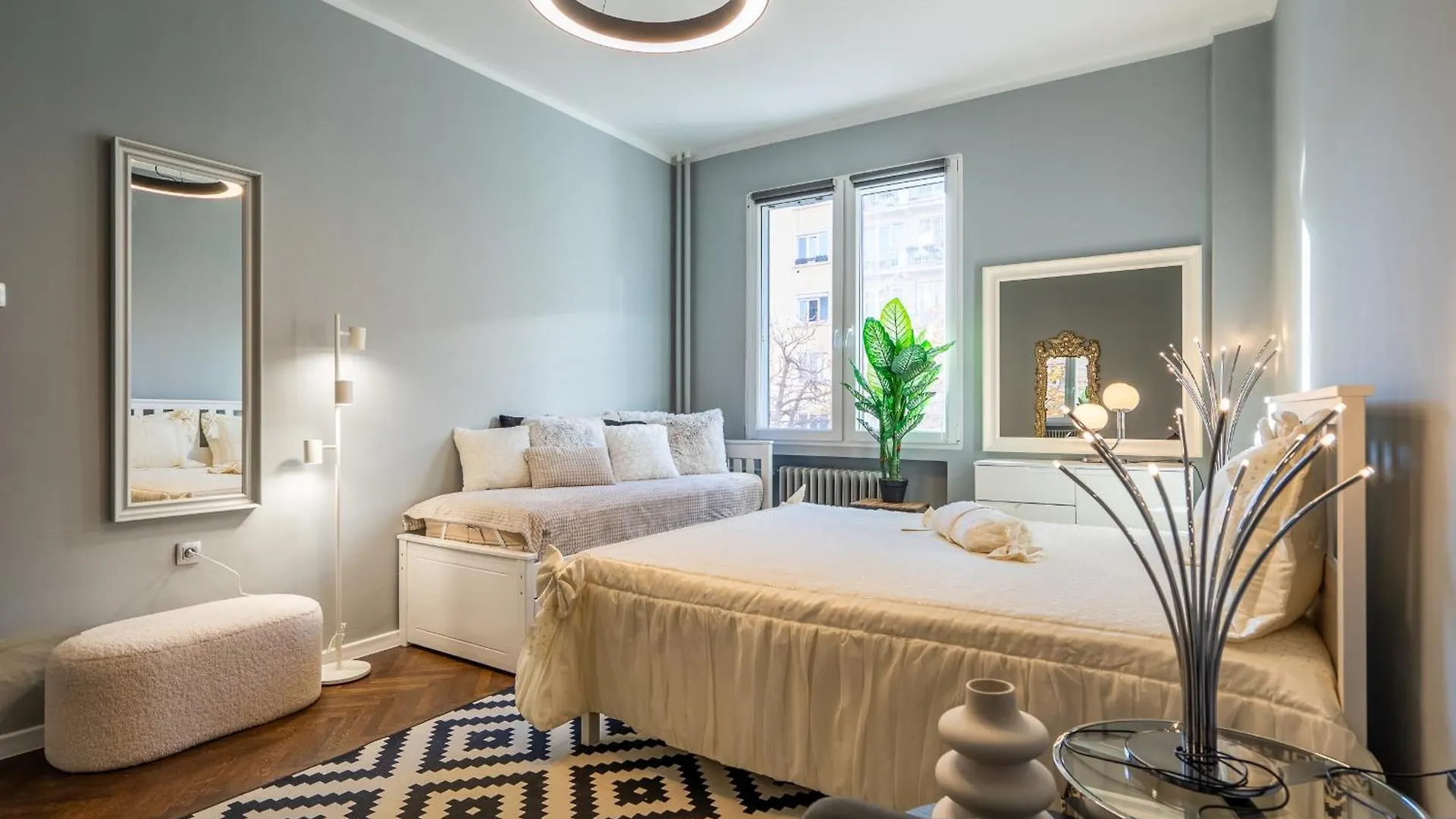 Vip Apartment Vitosha 69 Blvd 3 Bdrm - Top Location Sofia