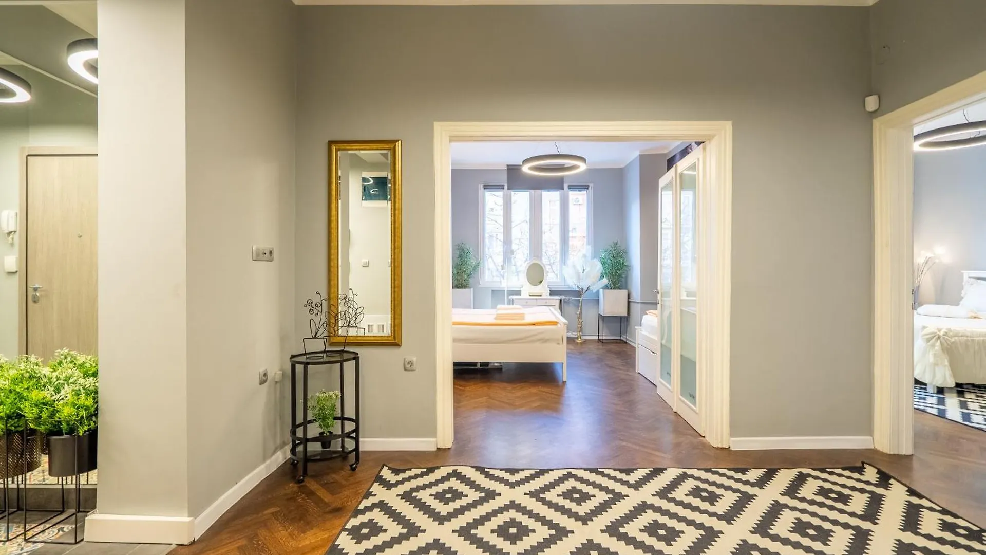 Vip Apartment Vitosha 69 Blvd 3 Bdrm - Top Location Sofia 0*,