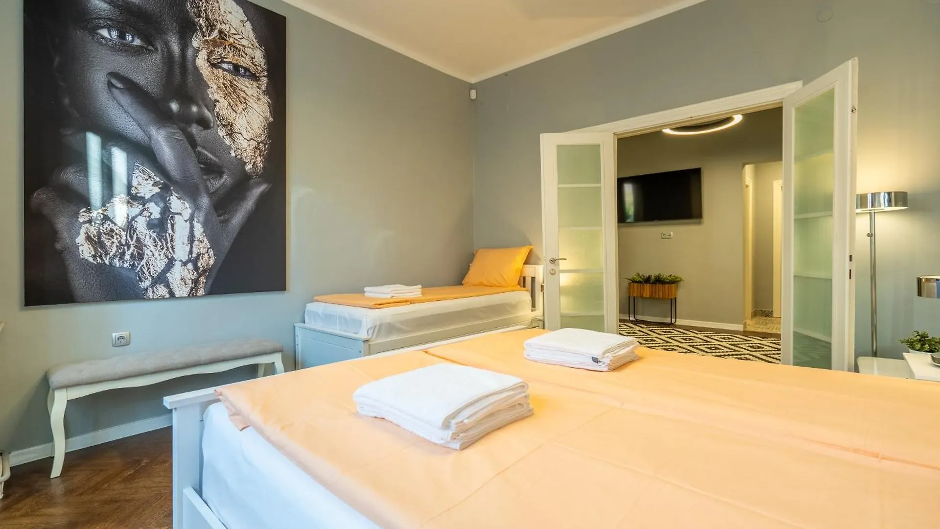 Vip Apartment Vitosha 69 Blvd 3 Bdrm - Top Location Sofia